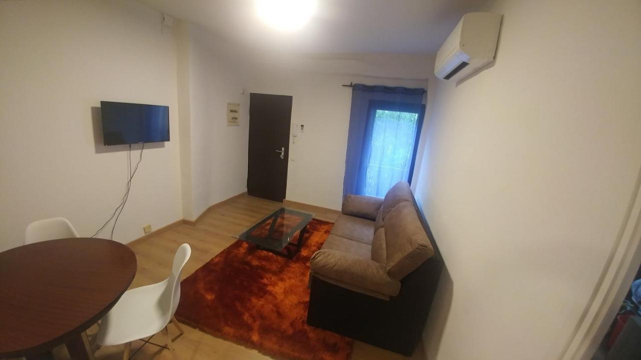 PIS Acollidor al Centre històric de Vic APTGARBI Exterior foto